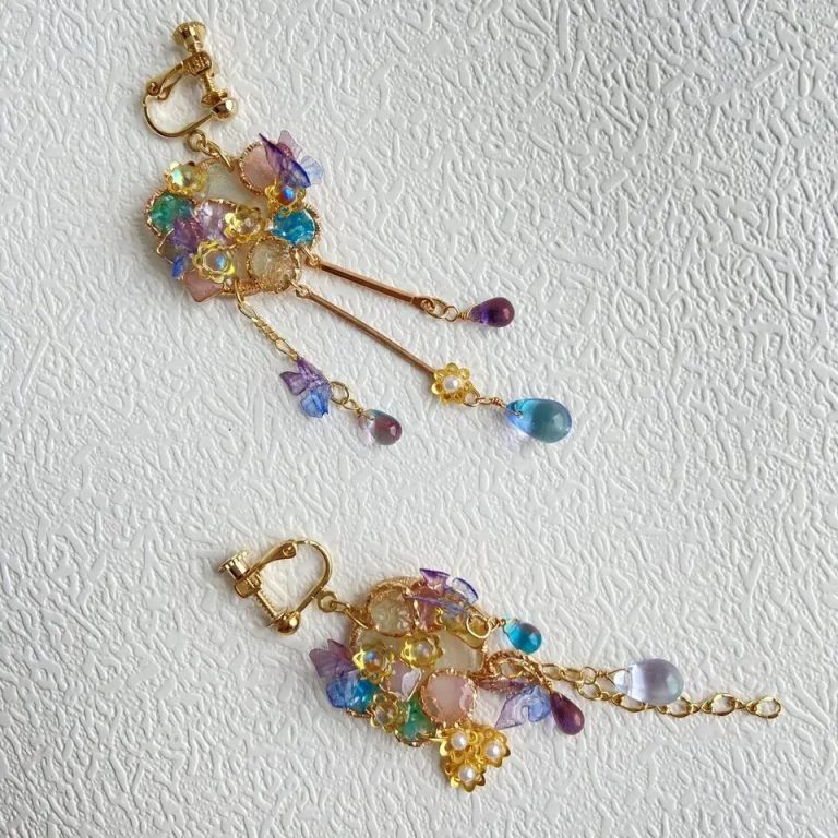 【SHARA】青い蝶が舞うピアス・イヤリング【紫】
